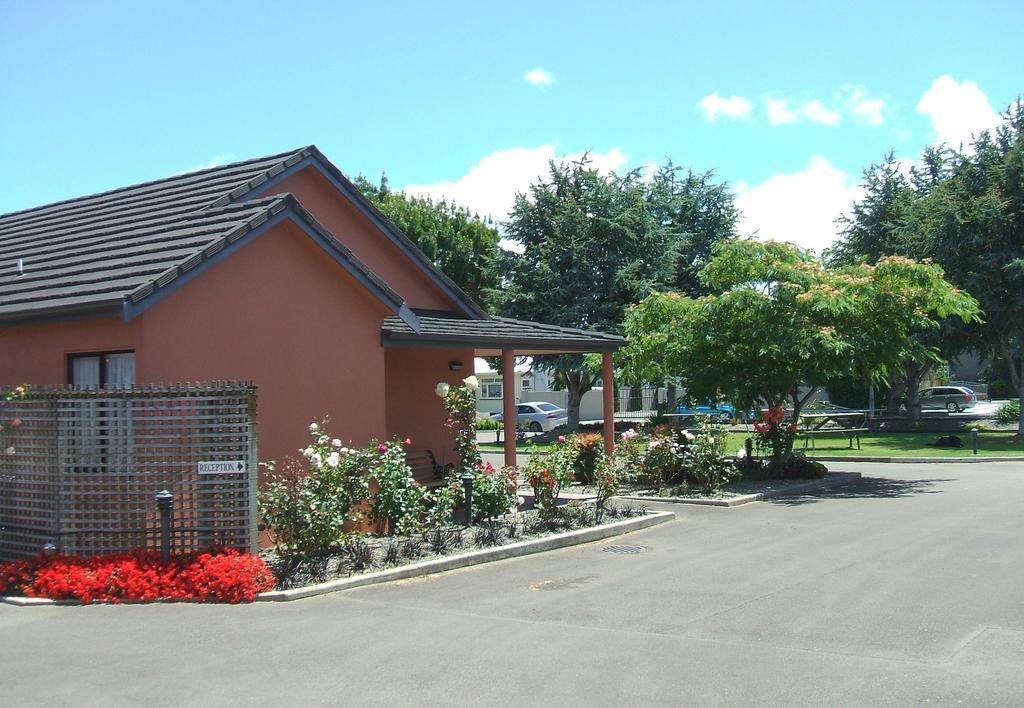 Pavilion Motel & Conference Centre Palmerston North Exterior photo