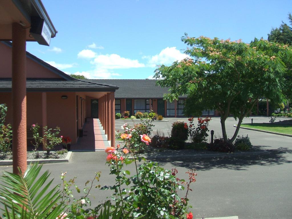Pavilion Motel & Conference Centre Palmerston North Exterior photo