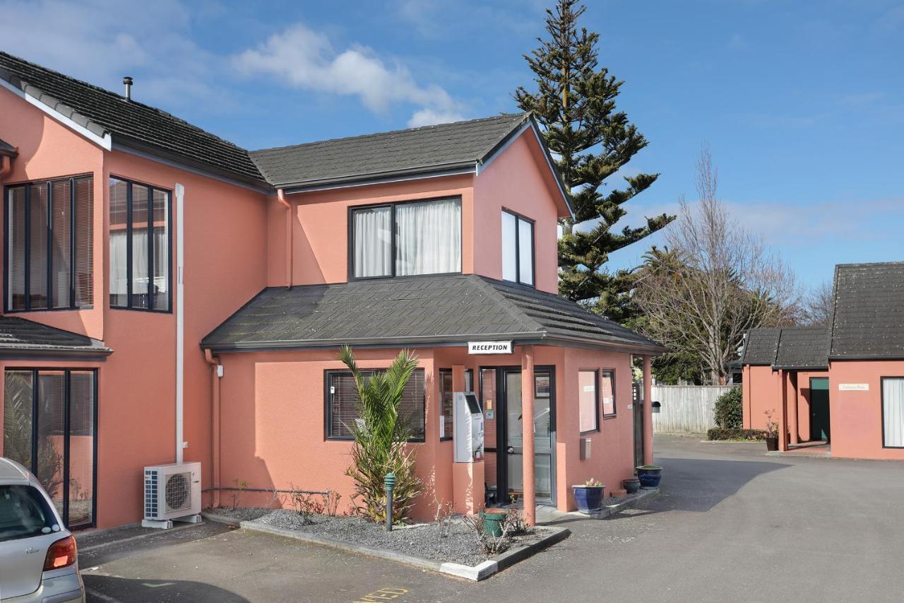 Pavilion Motel & Conference Centre Palmerston North Exterior photo