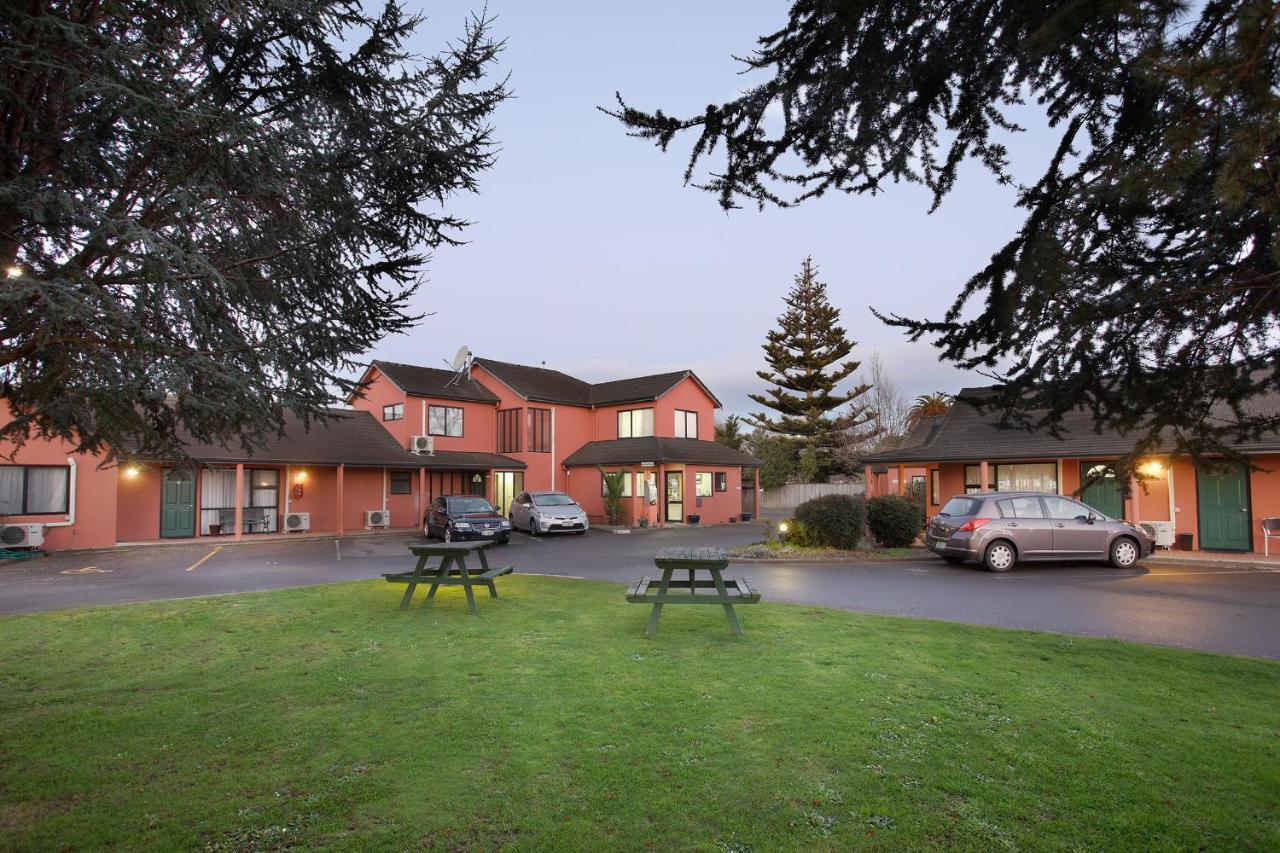 Pavilion Motel & Conference Centre Palmerston North Exterior photo